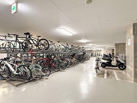 敷地内に設けられた駐輪スペース。