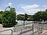 周辺：東中公園　490m