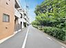外観：前面道路が広く、駐車が苦手なママもらくらく停められます。（古屋有・解体予定）