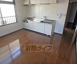 JR山陰本線 亀岡駅 徒歩3分の賃貸マンション 4階2DKのリビング/ダイニング