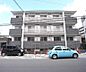 外観：3階建てのマンションです。