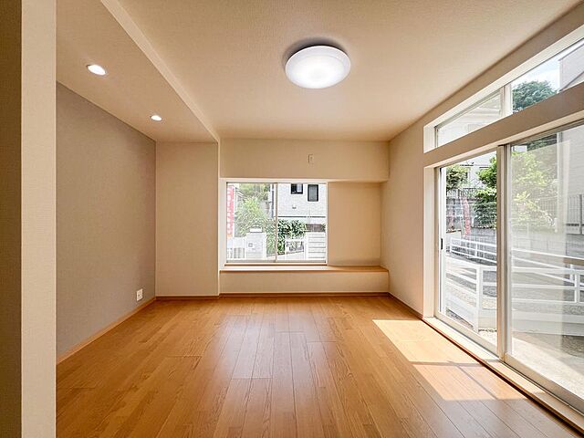 リビング/ダイニング 八王子市加住町2丁目