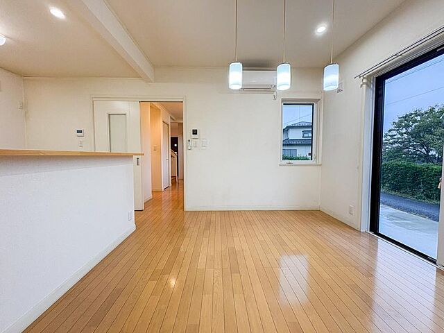 リビング/ダイニング 羽村市羽中2丁目