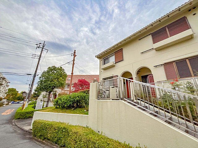 外観 タウンハウス鶴牧4　9号棟 1階/-