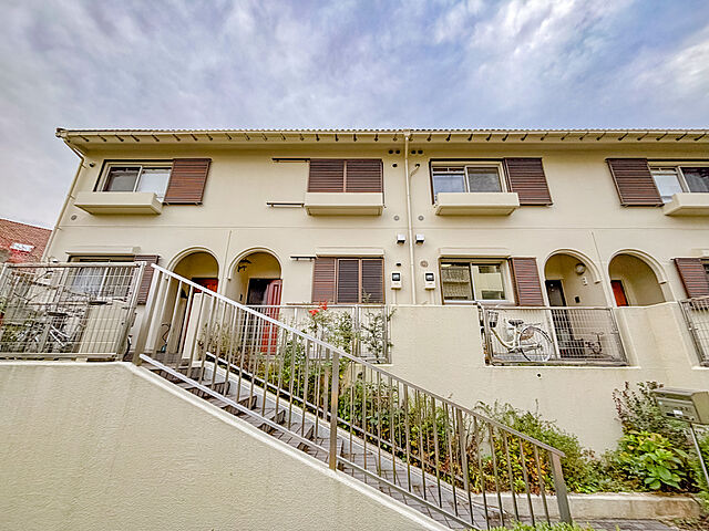 外観 タウンハウス鶴牧4　9号棟 1階/-