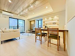 朝日マンション国領 4LDKのリビング/ダイニング