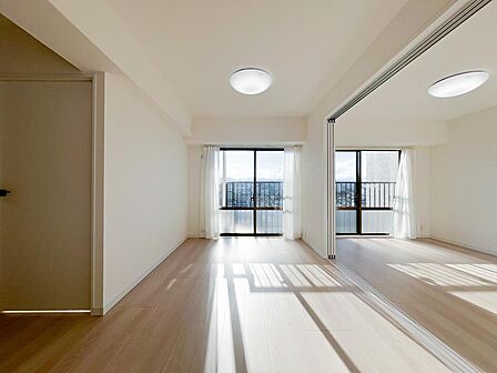 様々な家具の配置をお楽しみいただける間取りです。定期的に間取り変更をすることで、新鮮な気分を味わえます。