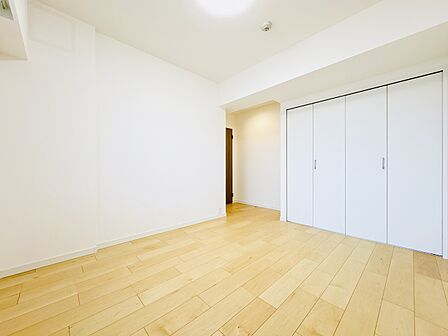 全室フローリング張替済み!お掃除もしやすく、どんな家具にも合うナチュラルな内装です。