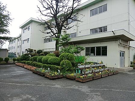 小平市立小平第三中学校まで約760m