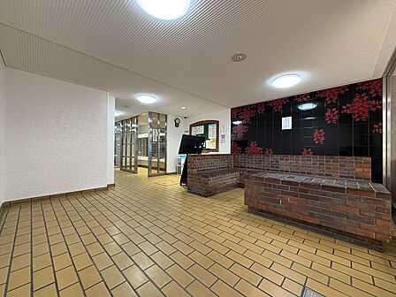 エントランスホールのお写真です。管理が行き届いているため常に綺麗です。