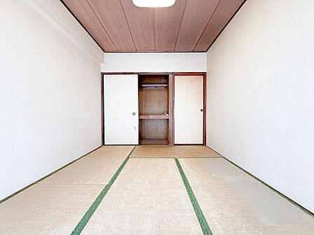 日本特有の部屋「和室」。溶け込む太陽の明かりは、心を和ませてくれます。
