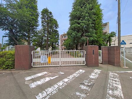 府中市立府中第四中学校まで190?