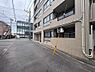 外観：建物の居住性に拘った邸宅は、「落ち着き」と「安らぎ」と「快適」を実現してくれます。
