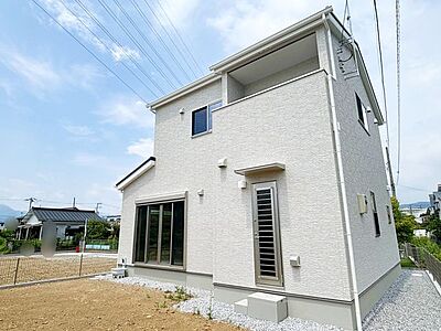 外観：敷地面積61.0坪！ご家族の笑顔溢れる新生活をスタートしてみてはいかがですか♪