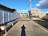 外観：前面道路