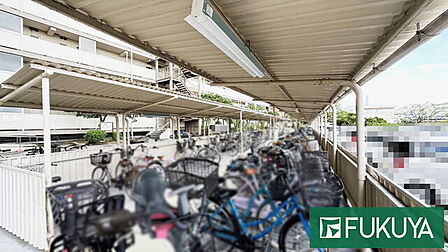 屋根付きの駐輪場有り！※空き状況はお問い合わせ下さい。
