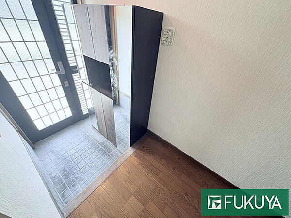 玄関を拡大表示
