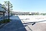 周辺：市川市立宮久保小学校 徒歩7分。 530m