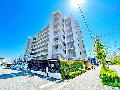外観：流行に左右されず、将来にわたって価値が継続する「上質」な佇まいです♪背景をCG加工したイメージ画像です。