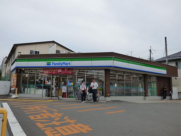 画像18:ファミリーマート 伏見京町店（416m）