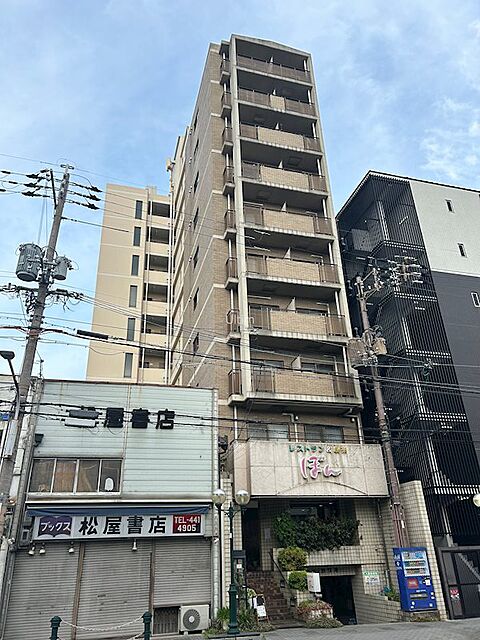 4 / 23