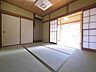 和室：床の間付きの情緒漂う和室6帖