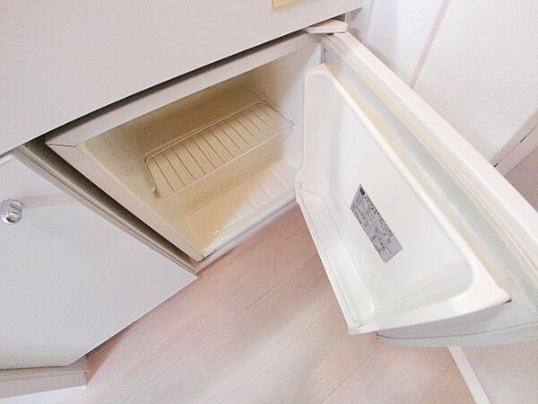 画像6:ミニ冷蔵庫付き