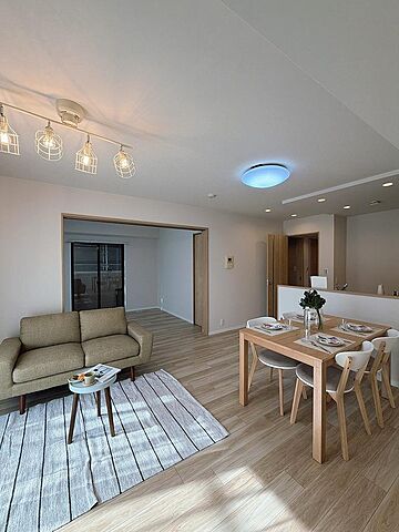 リビング/ダイニング ジェイシティ中新町 2階/-