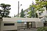 周辺：練馬区立光が丘四季の香小学校（384m）