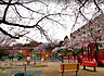 周辺：みなみだいら公園 徒歩11分。四季の移ろいを感じる緑豊かな住環境です。 880m