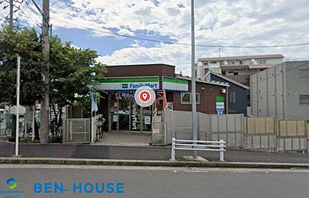 ファミリーマート樽町二丁目店 徒歩3分。お出かけ前やお帰りの立ち寄りにも便利なコンビニ。 200m