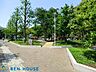 周辺：溝口緑地 徒歩8分。 590m