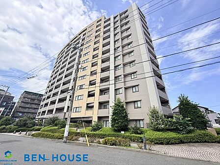 コスモ平間ロイヤルフォルムー外観・川崎、都心部へも好アクセス!利便性の高い立地・近隣にスーパー、コンビニなど生活利便施設が充実・小中学校も徒歩圏内に整い、子育て世代にもうれしい環境です