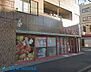 周辺：まいばすけっと仲通2丁目店 徒歩9分。近くにあると便利なコンビニ型スーパー。小さいながらも必要なものが揃い、営業時間も長いので重宝します。 720m