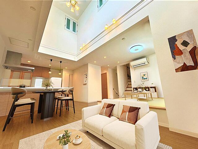 リビング/ダイニング 府中市日新町5丁目