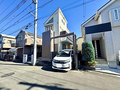 外観：現地にて、住まいの実際の日当たりや、周辺の街並み・交通量などをご体感くださいませ。