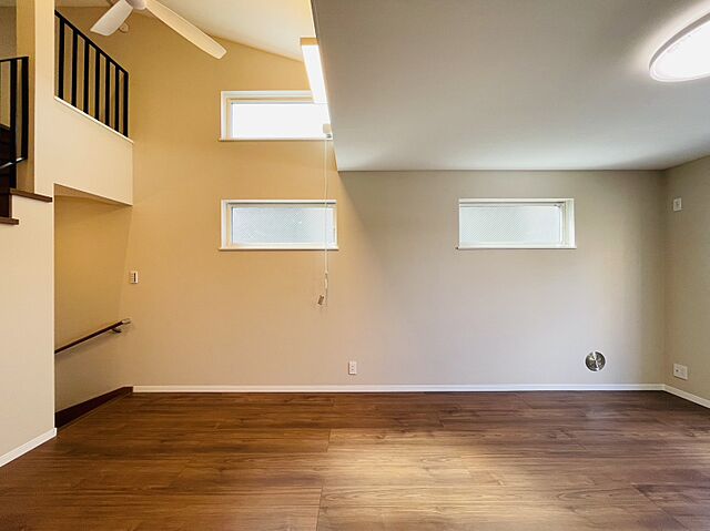 リビング/ダイニング 府中市紅葉丘1丁目