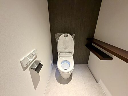 写真と現地では広さや明るさの感じ方が異なります。実際に足をお運びいただき、ご体感ください。