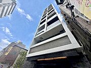 「現地外観写真」ペット飼育可能なマンションです(規約制限有)。大切なペットと一緒に、新しい生活をスタートしたい方にもおすすめです。