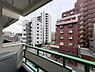 バルコニー：現地からの眺望です。実際の日当たりなどは、現地にてご確認ください。