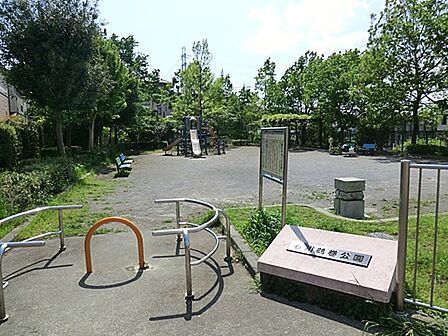 鶴巻公園まで約719m