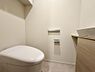 トイレ：使用後すぐに手を洗うことができ、衛生的なトイレです。