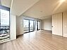 リビング/ダイニング：自然と笑顔が溢れるLDKです。お好きな小物や写真を飾り、お住まいづくりをお楽しみください。