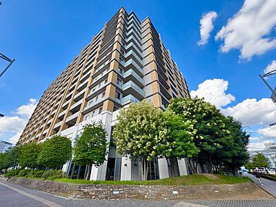 外観:多摩モノレール「高松」駅まで徒歩2分の立地です。通勤・通学、お出かけに便利です。 外観:多摩モノレール「高松」駅まで徒歩2分の立地です。通勤・通学、お出かけに便利です。
