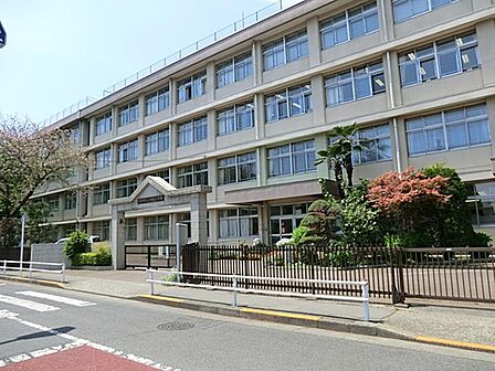 羽村市立小作台小学校まで約337m