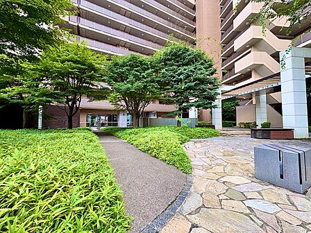 周辺の買い物施設、教育施設などの情報もご案内させていただきます。