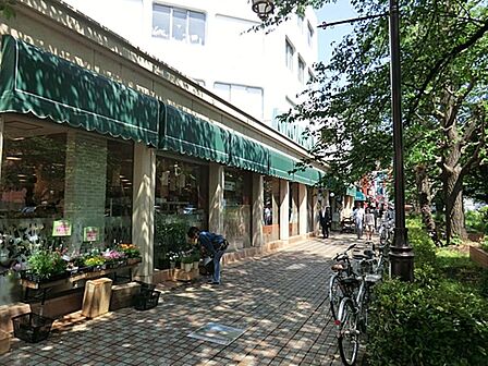 紀ノ国屋国立店まで約549m