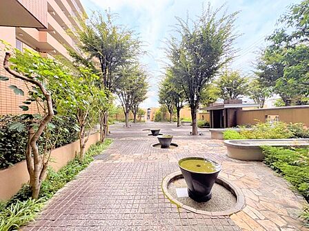 住戸内はもちろん、共用部や周辺の街並みなども併せてご見学いただけます。
