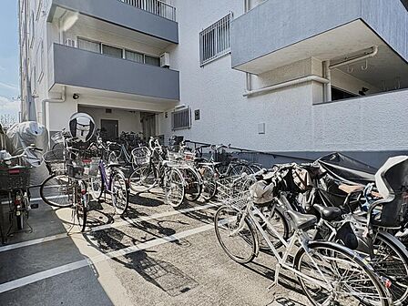 駐車場・駐輪場・バイク置場等の最新の空き状況の詳細は、お気軽にお問い合わせください。