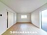 リビング/ダイニング：【リビング】大切なご家族、招いた友人と過ごすひと時を溢れる光が優しく包み込む空間。